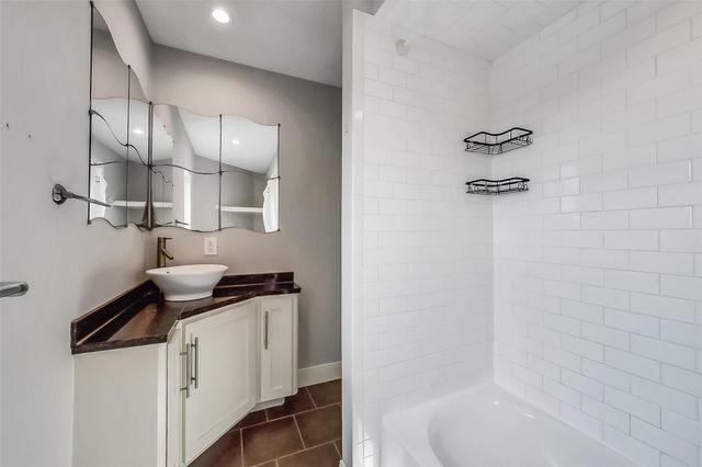 2507 Bay Oaks Harbor Drive, Baytown, TX 77523
