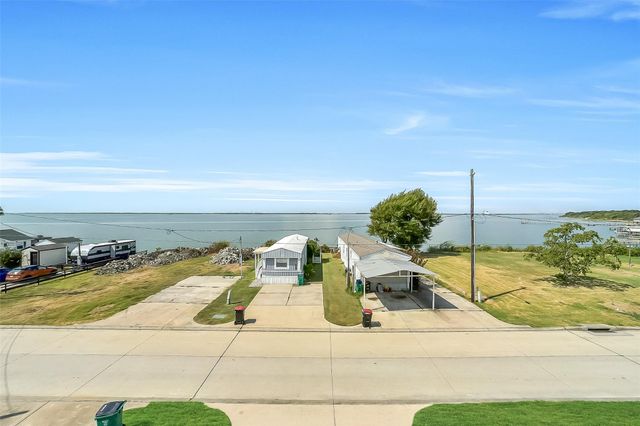 2507 Bay Oaks Harbor Drive, Baytown, TX 77523