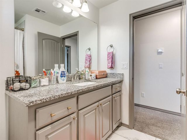 19790 E Robinson Street, Norman, OK 73026