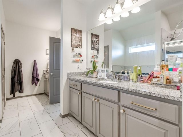 19790 E Robinson Street, Norman, OK 73026