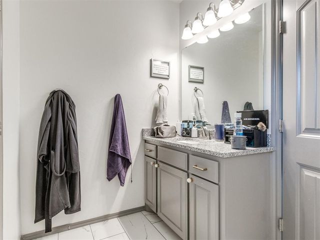 19790 E Robinson Street, Norman, OK 73026