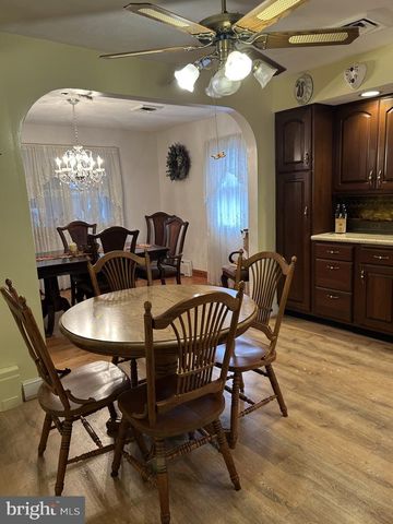 20 CORAL DR, Hamilton, NJ 08619