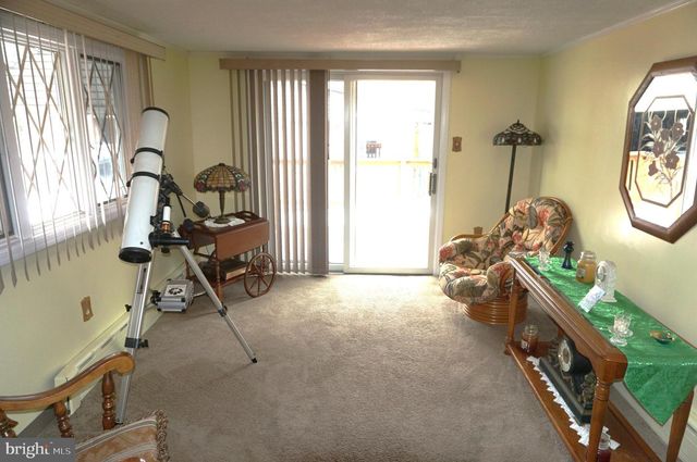 20 CORAL DR, Hamilton, NJ 08619