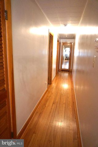 20 CORAL DR, Hamilton, NJ 08619