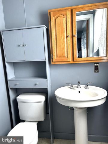 20 CORAL DR, Hamilton, NJ 08619