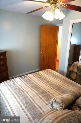 20 CORAL DR, Hamilton, NJ 08619