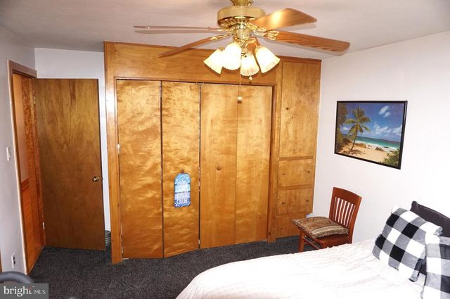 20 CORAL DR, Hamilton, NJ 08619