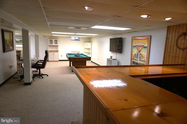 20 CORAL DR, Hamilton, NJ 08619