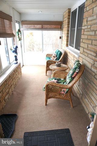 20 CORAL DR, Hamilton, NJ 08619