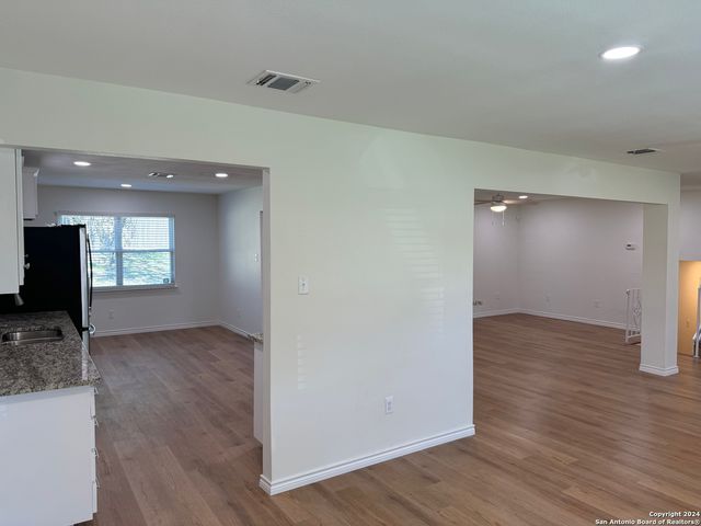 1703 SEARCY DR, San Antonio, TX 78232