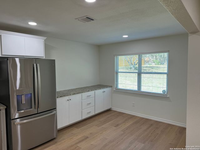 1703 SEARCY DR, San Antonio, TX 78232