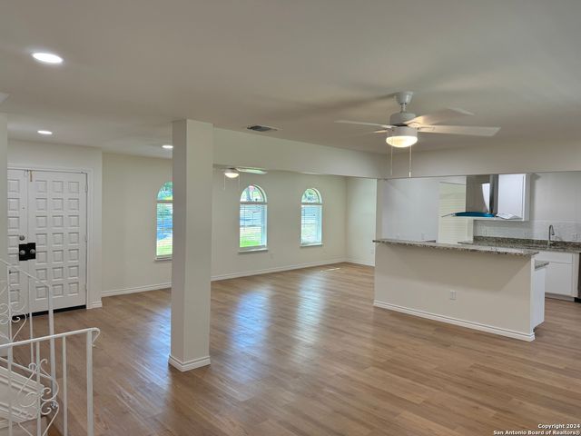 1703 SEARCY DR, San Antonio, TX 78232