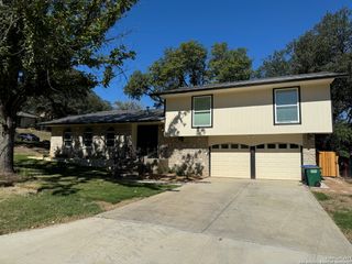 1703 SEARCY DR, San Antonio, TX 78232