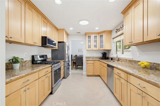 27923 Redwood Glen Road, Valencia, CA 91354