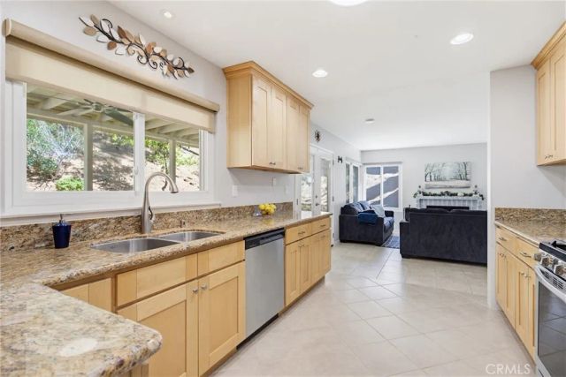 27923 Redwood Glen Road, Valencia, CA 91354