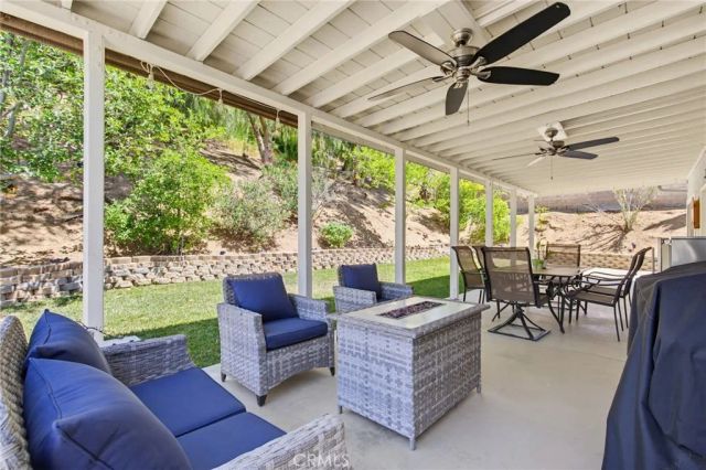 27923 Redwood Glen Road, Valencia, CA 91354