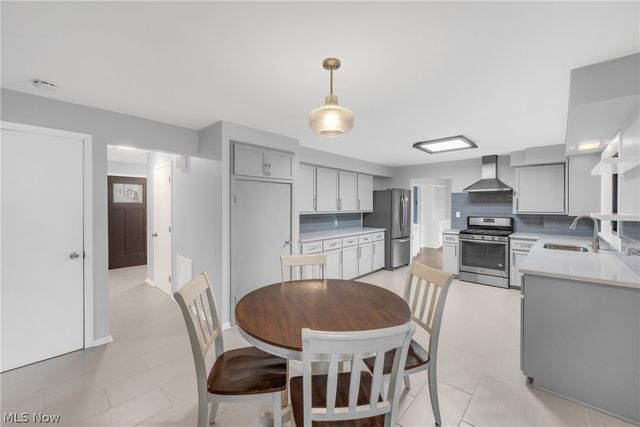 2820 Fort Island Drive, Fairlawn, OH 44333