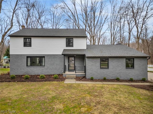 2820 Fort Island Drive, Fairlawn, OH 44333