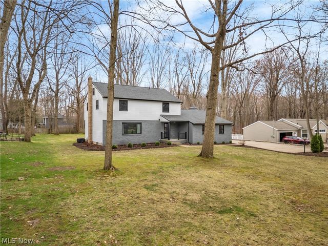 2820 Fort Island Drive, Fairlawn, OH 44333