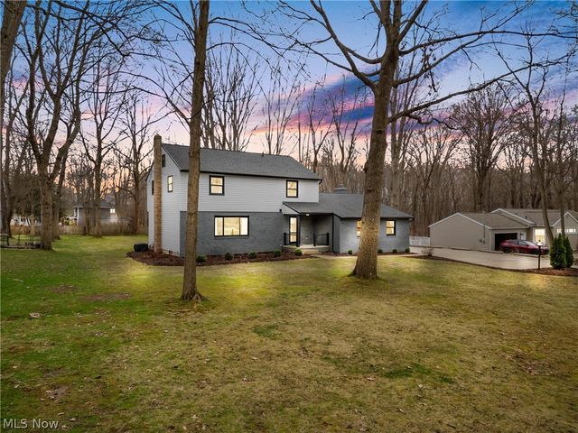 2820 Fort Island Drive, Fairlawn, OH 44333