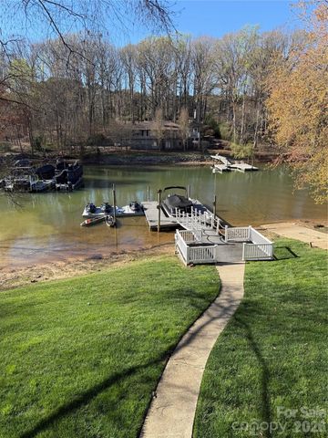 388 Ponderosa Circle, Mooresville, NC 28117