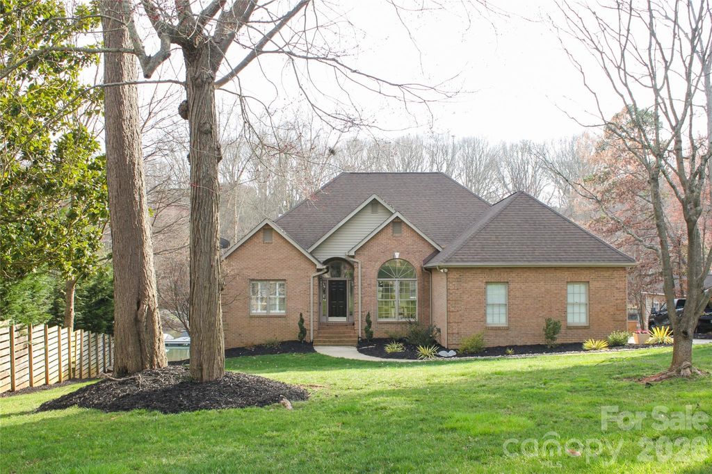 388 Ponderosa Circle, Mooresville, NC 28117