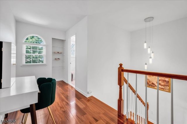 107 Choctaw Ridge Rd, Branchburg Twp., NJ 08876