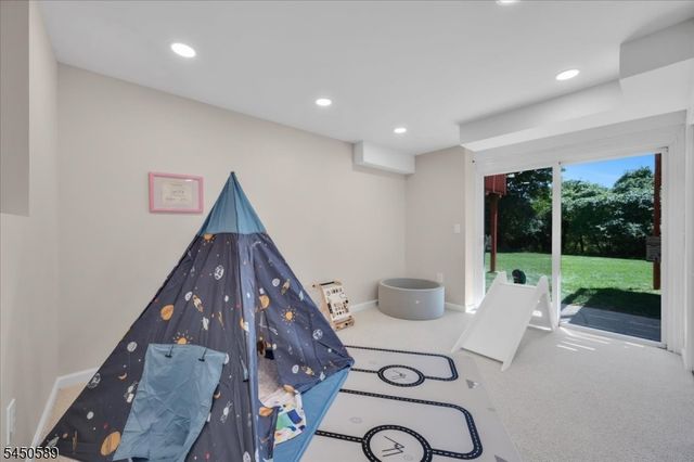 107 Choctaw Ridge Rd, Branchburg Twp., NJ 08876