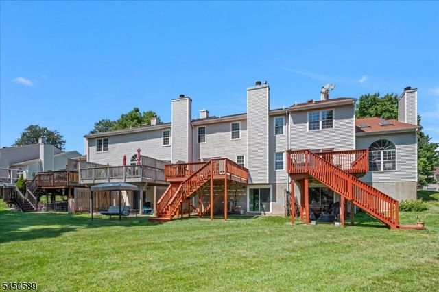 107 Choctaw Ridge Rd, Branchburg Twp., NJ 08876