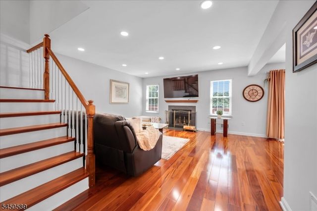 107 Choctaw Ridge Rd, Branchburg Twp., NJ 08876