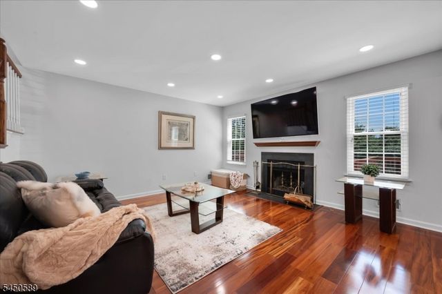 107 Choctaw Ridge Rd, Branchburg Twp., NJ 08876