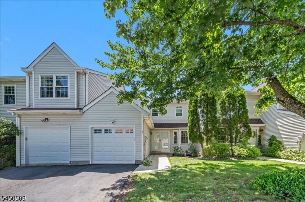 107 Choctaw Ridge Rd, Branchburg Twp., NJ 08876