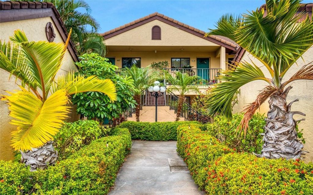 5652 ASHTON LAKE DRIVE 5652, Sarasota, FL 34231