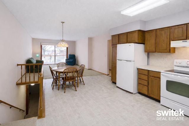 202 Bona Vista Drive NW, Grand Rapids, MI 49504