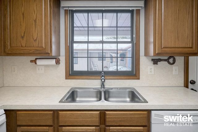 202 Bona Vista Drive NW, Grand Rapids, MI 49504