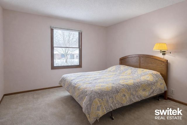 202 Bona Vista Drive NW, Grand Rapids, MI 49504