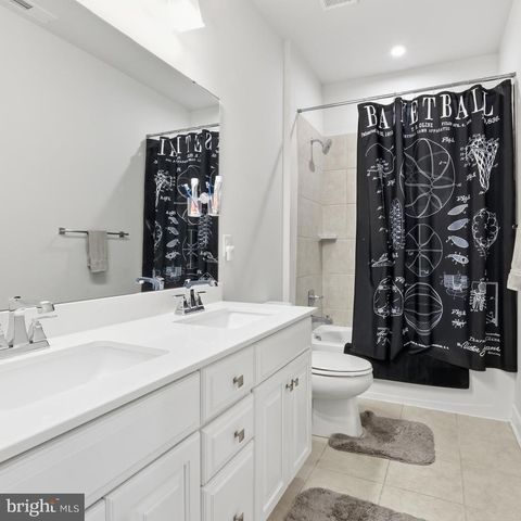 649 SPRING HOLLOW DR, Middletown, DE 19709