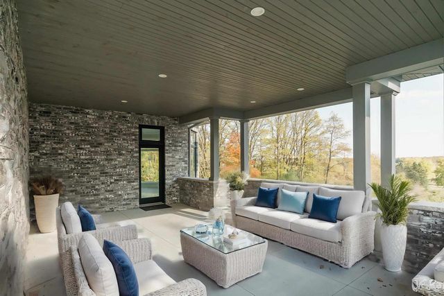 6800 N PURDY PARKWAY, Appleton, WI 54913