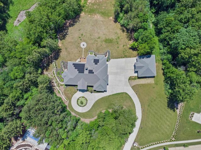 6800 N PURDY PARKWAY, Appleton, WI 54913