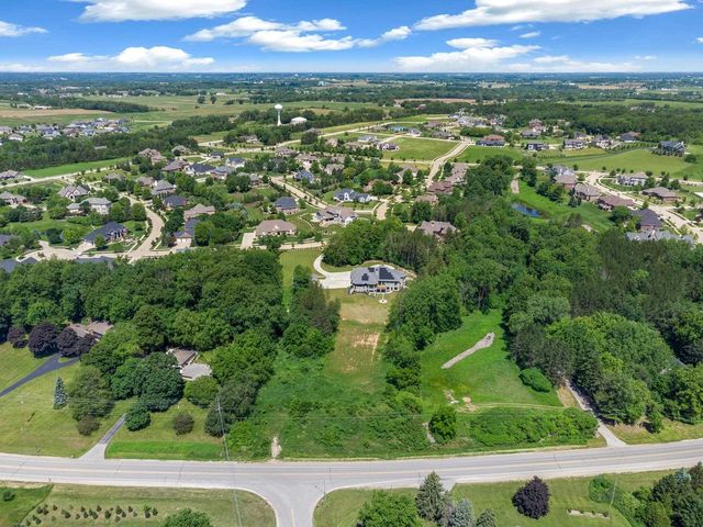 6800 N PURDY PARKWAY, Appleton, WI 54913