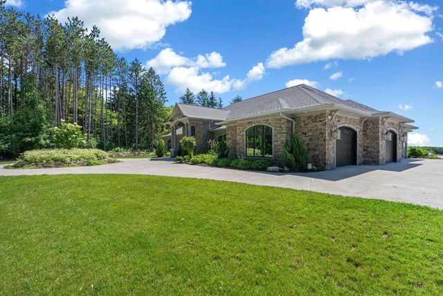 6800 N PURDY PARKWAY, Appleton, WI 54913