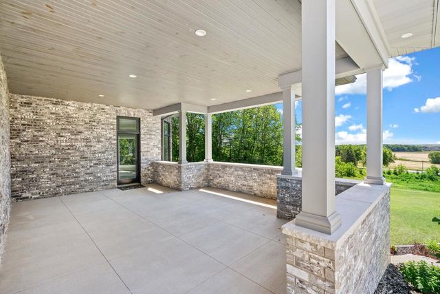 6800 N PURDY PARKWAY, Appleton, WI 54913