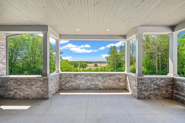 6800 N PURDY PARKWAY, Appleton, WI 54913