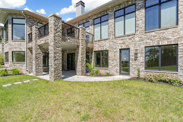 6800 N PURDY PARKWAY, Appleton, WI 54913