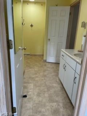 148 Woodland, Cortland, OH 44410