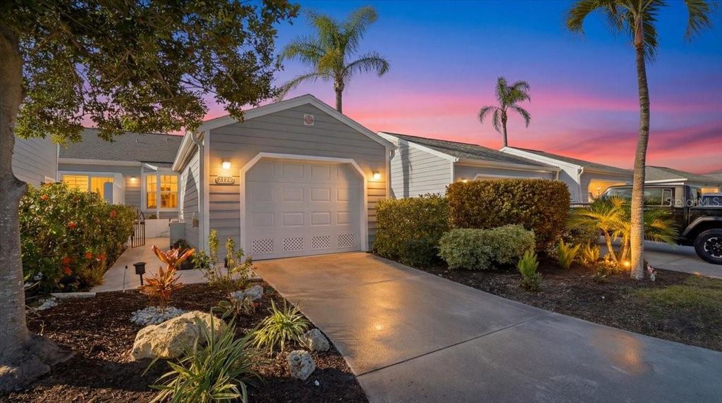 Image 2 of property listing at 1276 SPOONBILL LANDINGS CIRCLE, Bradenton, FL 34209