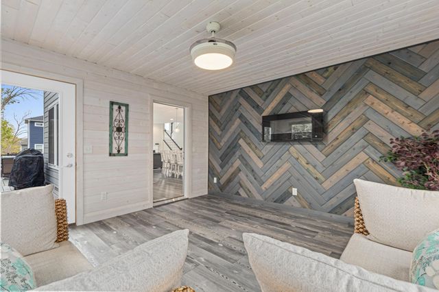 17330 61st Place N, Plymouth, MN 55446