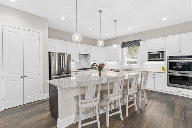 17330 61st Place N, Plymouth, MN 55446