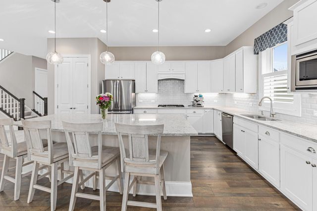 17330 61st Place N, Plymouth, MN 55446