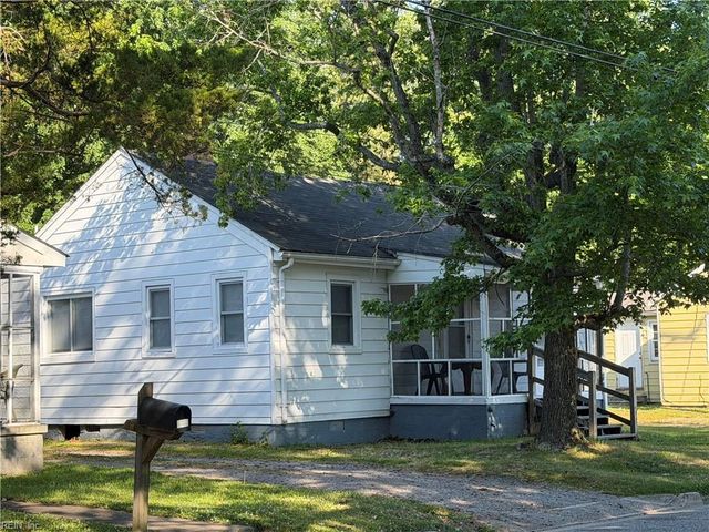 310 S College DR, Franklin, VA 23851
